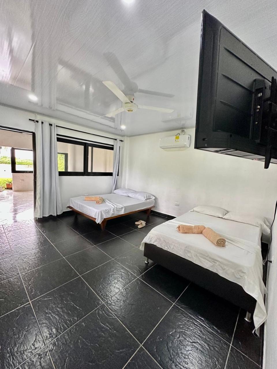 Cabanas San Jose Doradal Rum bild